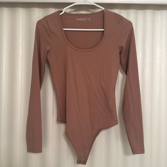 XS brown long sleeve body suit from Abercrombie - Picture 1 of 2
